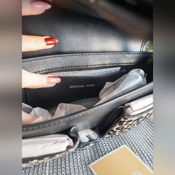 ❗️LOW START❗️Michael Kors-NWT- Colby Medium Leopard Print Calf Hair Shoulder Bag - Picture 16 of 16